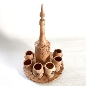 Vintage 70's DECANTER Wooden Pyrography Folk Art w/ 6 Cups and Serving Tray FLAW